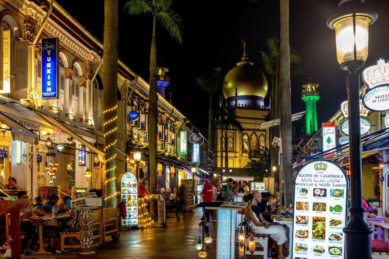 Met A Space Pod At Arab Street Singapore Buitenkant foto